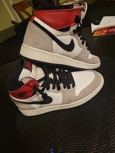 Jordan 1 High OG Light Smoke Grade School 5Y - Bild 1 von 14