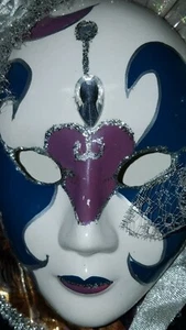🎭 Masquerade Mardi Gras Lady - Plush Heart Pillow Ceramic Wall Decoration Mask - Picture 1 of 10