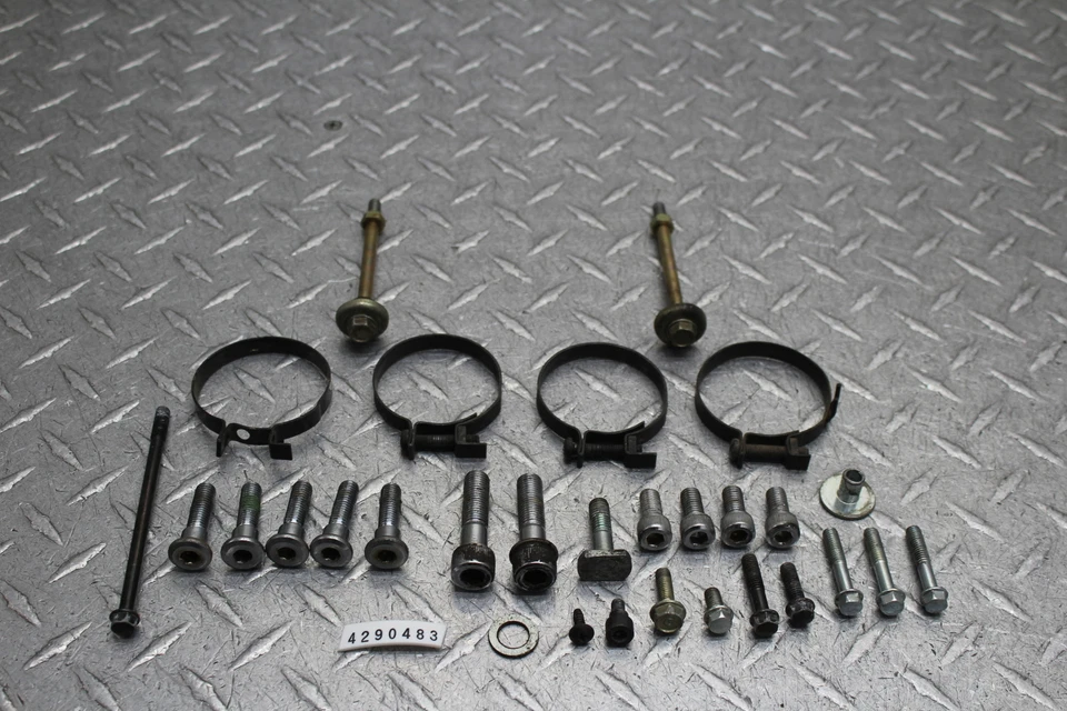 1984 HONDA V30 MAGNA VF500C 49 STATE HARDWARE BAG BOLT SET  - Image 1 of 4
