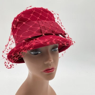 Vintage 1950s Neumann-Endler Pillbox Hat Women's 6 7/8 Small 21.5 Red Wool Lace - Image 1 of 4