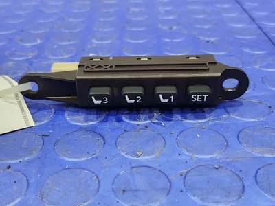 Interruptor de memoria del asiento delantero del conductor negro OEM 849270E020C0 10-15 Lexus RX350 RX450H Foto 1 de 4