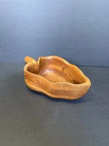 Vintage Monkey Pod Woods Of Hawaii Guava Leaf Shaped Nut/Candy Bowl - Picture 1 of 11