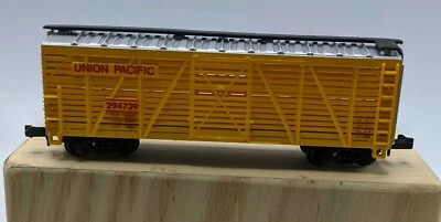 N Model Power 3442 40ft Cattle Car Union Pacific #294739 EUC - Image 1 of 3