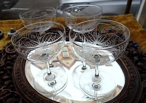 Victorian Champagne Coupes Saucers Etched Fish Glass Antique set of 4 - Foto 1 di 8