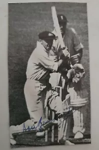 DON BRADMAN SIGNED 2.5 X 4 INCHES approx MAGAZINE PICTURE CRICKET SIR DONALD - Bild 1 von 4