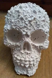 LARGE PLASTER STEAMPUNK nuts & bolts SKULL (DIY) decorate crafts etc 13x9x13 cm - Picture 1 of 5