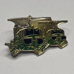 Lapel Pin - UH-1 Huey Helicopters Military Helicopter S75 - Afbeelding 1 van 3