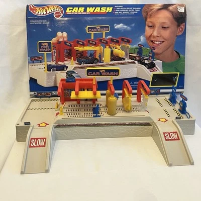 Vintage Working Hot Wheels Car Wash with Box 65610-94  - Image 1 of 4