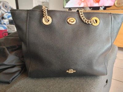 Bolso de hombro Coach 57107 Turnlock cadena cuero negro con cadena dorada Foto 1 de 4