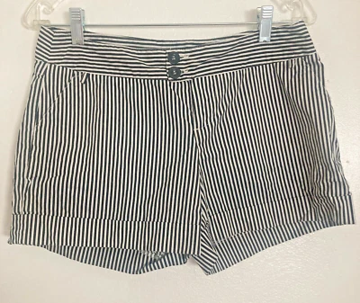 vertigo paris womens shorts size 4 black and white stripes Front And Back Pocket - Image 1 of 2