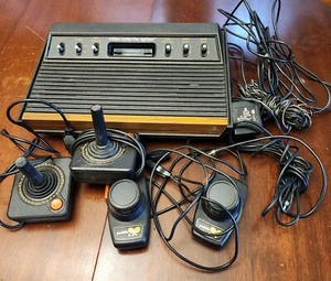 TAIWAN Sunnyvale Atari 2600 LIGHT SIXER CX 2600 Console JOYSTICKS PADDLES + - Picture 1 of 8