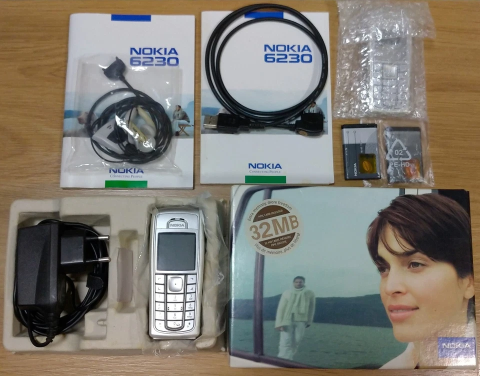 Nokia 6230, blanco perla, todos los accesorios originales + muchos extras Foto 1 de 4