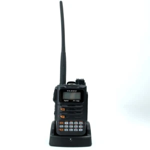 YAESU FT-70DR/DE HANDLED TRANSCEIVER 144/430 MHZ 2M 70 CM ANALOG C4F - Picture 1 of 3