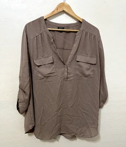 Torrid Womans Top Size 3X Roll Tab Sleeve Career Office Work Corporate Casual - Picture 1 of 11