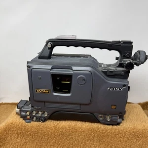 VTG Sony DSR-390 DVCAM Camcorder Body Only Parts/Repair Read Description - Picture 1 of 9