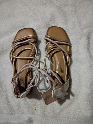 Sandalias Nine West para niñas talla 3 de EE. UU. con cremallera trasera Foto 1 de 4