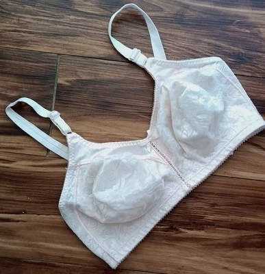 Sujetador Inalámbrico Bali Talla 36DD Rosa Claro Doble Soporte Cierre Spa 3372 Floral  Foto 1 de 4