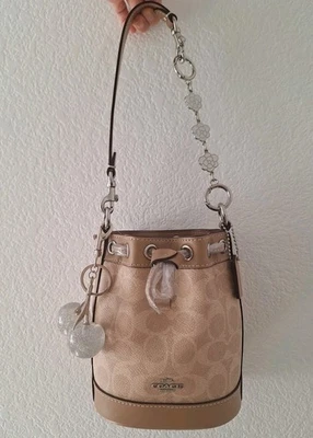 Новый с Ярлыками тренер мини ведро сумка в подпись холст CW299 цветочный расширенная цепочка  - Изображение 1 из 4