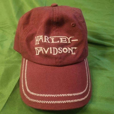 Harley Davidson Mujer Borgoña Blanco Bordado Motociclista Sombrero Foto 1 de 3