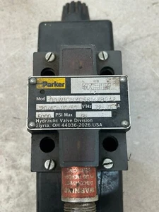 USED PARKER HYDRAULIC VALVE 5000PSI 120/60-110/50 V/HZ D3W1CNYC5614XB042 - Picture 1 of 6
