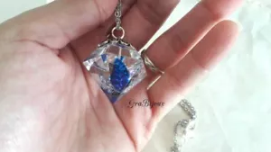 Collana resina ciondolo forma diamante foglie blu argento - Foto 1 di 1