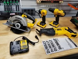 DEWALT 20V MAX Combo Kit, Compact 4-Tool (DCK421D2) - Picture 1 of 2
