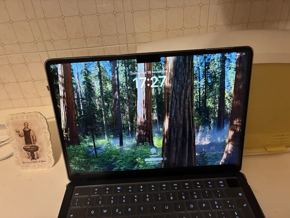 Apple MacBook Air M4 13'' - 16GB RAM - 256GB SSD Midnight COME NUOVO - Immagine 1 di 4