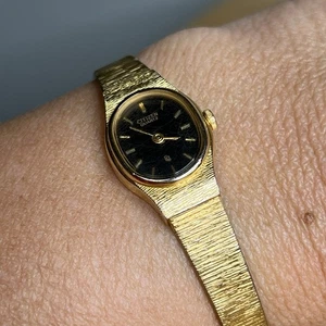 Reloj de cuarzo vintage Citizen CQ 5920-S49615 dorado 17 mm para dama necesita batería leer - Imagen 1 de 19