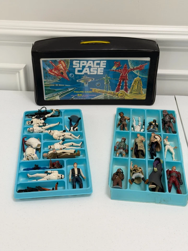 LOTE DE FIGURAS DE ACCIÓN VINTAGE DE STAR WARS AÑOS 90 - 22 FIGURAS, ARMAS Y ESTUCHE ESPACIAL Foto 1 de 4