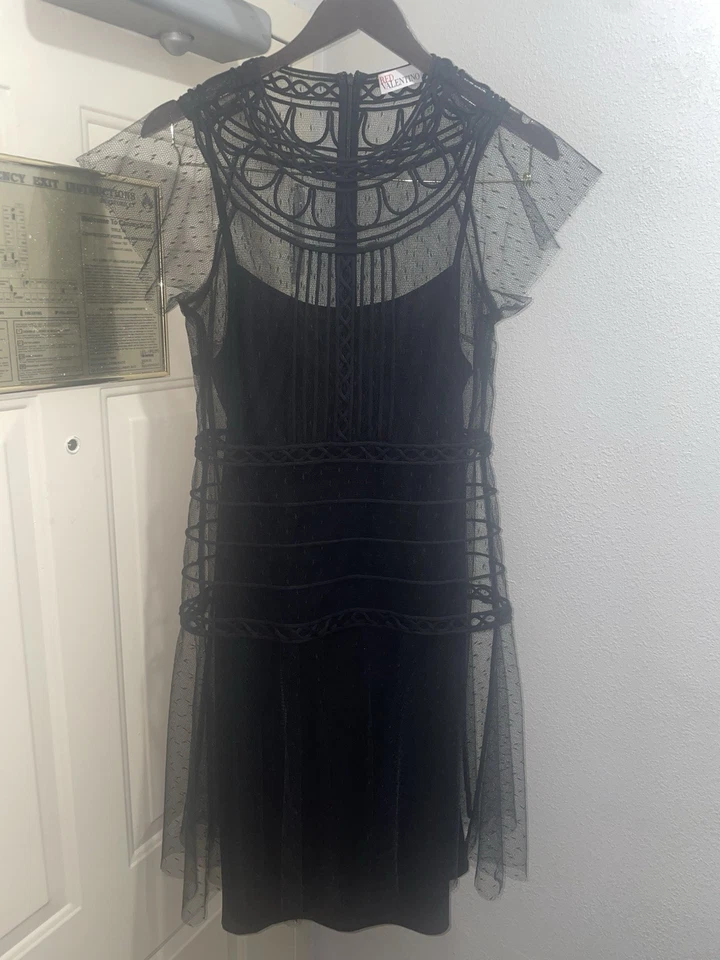 Vestido midi negro manga gorra encaje RED VALENTINO IT 42 US 6 Org $1,195 Foto 1 de 3