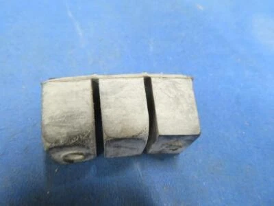 Amortecedor de aleta de cilindro de borracha Kawasaki 92075-142 F7 F11 KD KE KM KT MC1 F11M K925 - Imagem 1 de 4