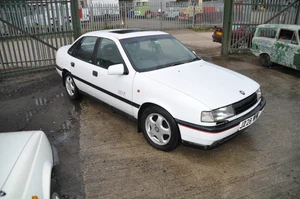 VAUXHALL MK3 CAVALIER SRI SALOON CAR CHEAP PROJECT CLASSIC DAILY DRIVER - Picture 1 of 10