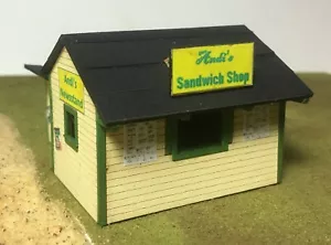 Tienda de sándwiches y quiosco Motrak Models escala S de Andi - Kit de construcción 63003 HH - Imagen 1 de 2