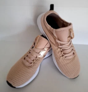 Everlast woman's jogger/ Runner Size UK10 US8 Salmon pink. - Picture 1 of 7