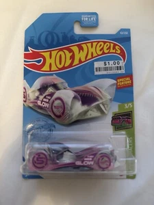 Hot Wheels HW Glow Racers 3/5 Cloak And Dagger 42/250 Special Feature Luminous - Picture 1 of 1