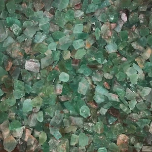 Lot de 3000 carats de PETITE calcite verte brute + une pierre précieuse facettée GRATUITE - Photo 1 sur 7