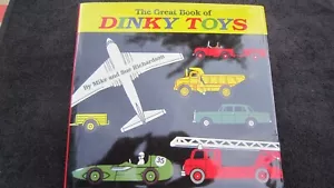 Il Grande Libro Dei Dinky Toys Mike E Sue Richardson Prima Edizione 2000 - Foto 1 di 4
