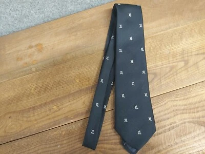 Corbata para el cuello con logotipo XL azul marino de Foster & Co Foto 1 de 3