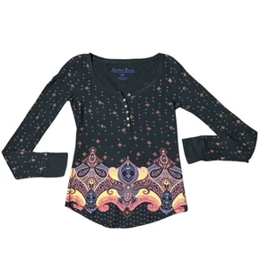 T-shirt Lucky donna taglia XS nera multicolore Henley Paisley cotone maglia indie - Foto 1 di 8