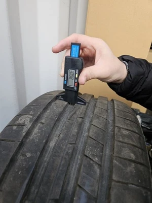 Used Tyre DUNLOP  225/40 18''  8mm Depth Sport MAX Geniune Made In Germany - Image 1 of 4