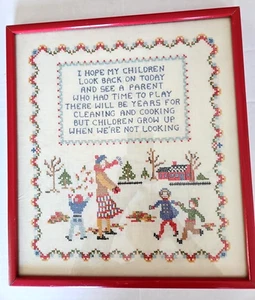 Antiker Kreuzstich ICH HOFFE MEINE KINDER..ELTERN..SPIEL Nadelspitze fertig gerahmt - Bild 1 von 9