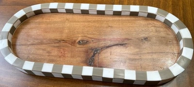 Bandeja de madera y cuadros moca MacKenzie inspirada en niños Dupe 14 x 6 ovalada Foto 1 de 4