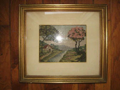 ANCIENNE TAPISSERIE CANEVAS FAIT MAIN DANS UN CADRE EN BOIS DORÉ DATANT DE 1929 - Photo 1/4