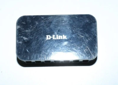 D-Link DUB-H7 USB Hub, 7 USB and 2.0 Fast Charging Ports,  DUB-H7 - no AC power - Image 1 of 4