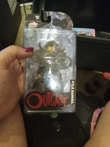 Outcast Kyle Barnes Cover