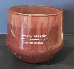 YANKEE CANDLE AUTUMN WREATH STUDIO COLLECTION 10 OZ SINGLE WICK CANDLE - Picture 1 of 3