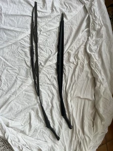 CITROEN BERLINGO / PEUGEOT PARTNER 1996-2008 PAIR OF FRONT WIPER ARMS ONLY - Picture 1 of 6