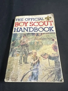 THE OFFICIAL BOY SCOUT HANDBOOK October 1983 9th Edition 7th Printing Paper Back - Bild 1 von 9