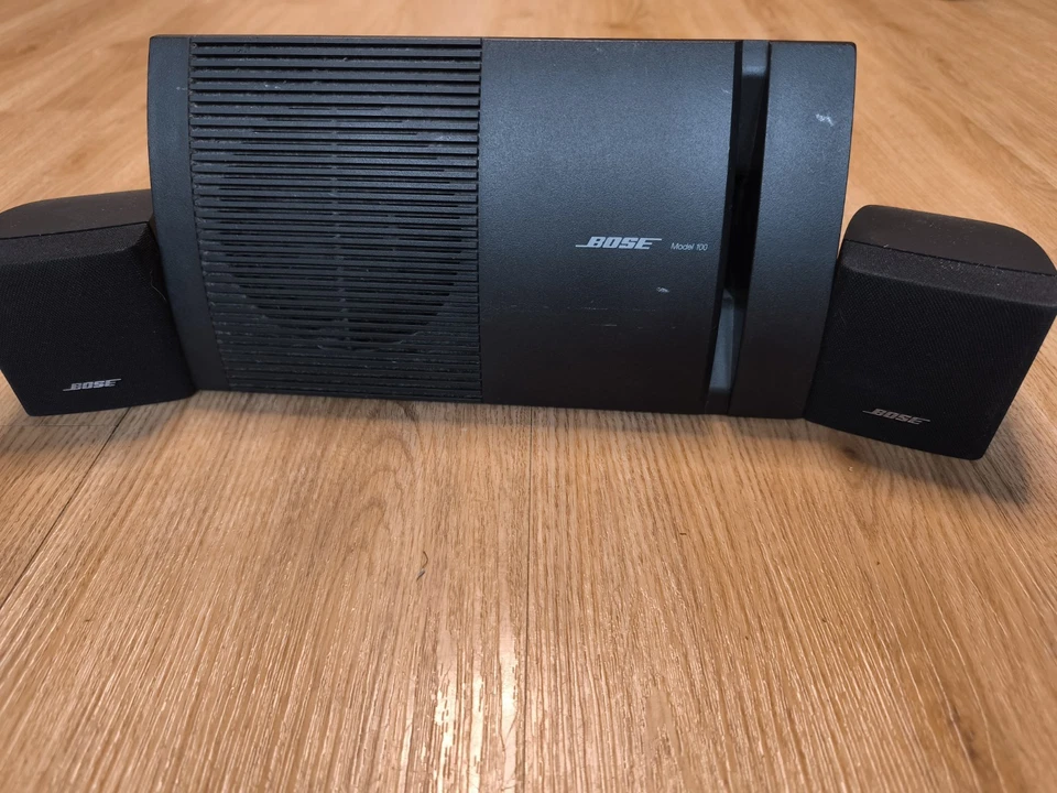 BOSE Lautsprecher Set – Model 100 + 2 Stereo-Lautsprecher - Bild 1 von 4
