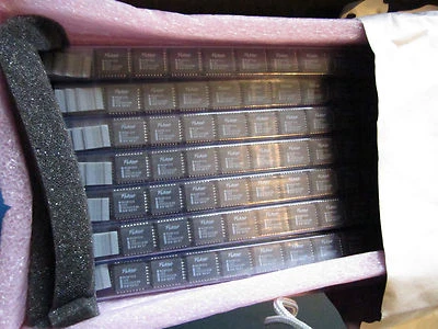 N28F010-120 INTEL 1024K ,128K x 8 CMOS FLASH MEMORY 32-PIN PLCC NOS (SINGLE) USA - Image 1 of 4